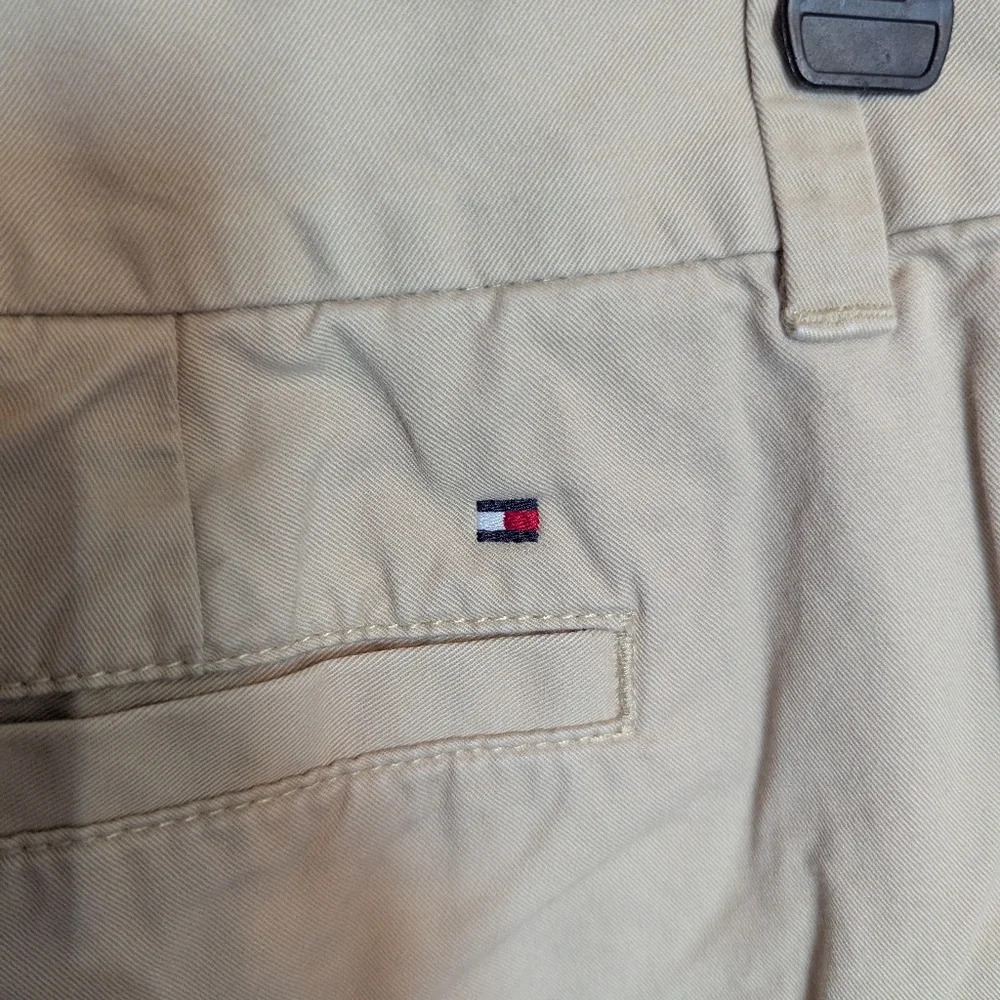 Tommy Hilfiger Beige Women's Shorts - Picture 3 of 5